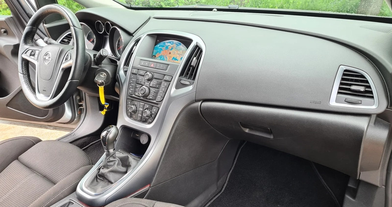 Opel Astra cena 28999 przebieg: 189000, rok produkcji 2014 z Kraków małe 191